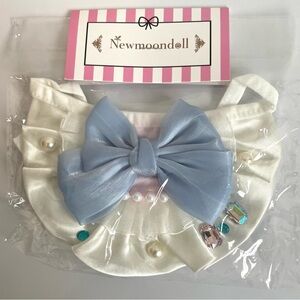 New Newmoondoll Cat Bib /Collar Ruffled White w/ light blue bow, Jewel pearl
